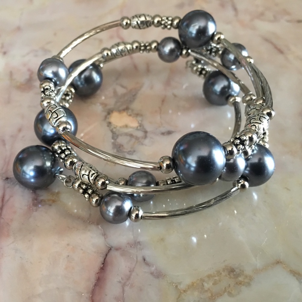 Gray Faux Pearl Memory Wire Bracelet